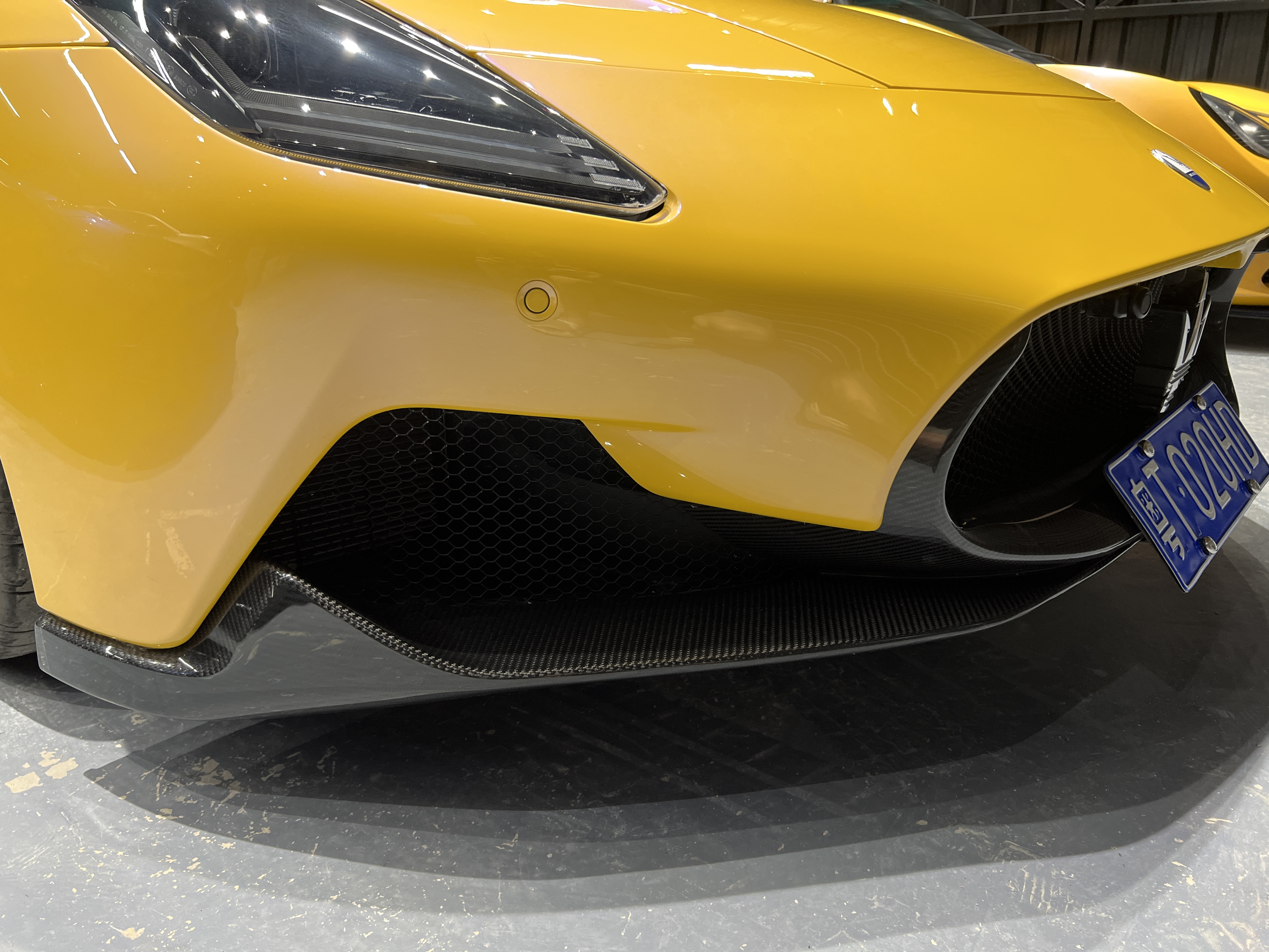Maserati MC20 OEM Style Dry Carbon Parts - styling view