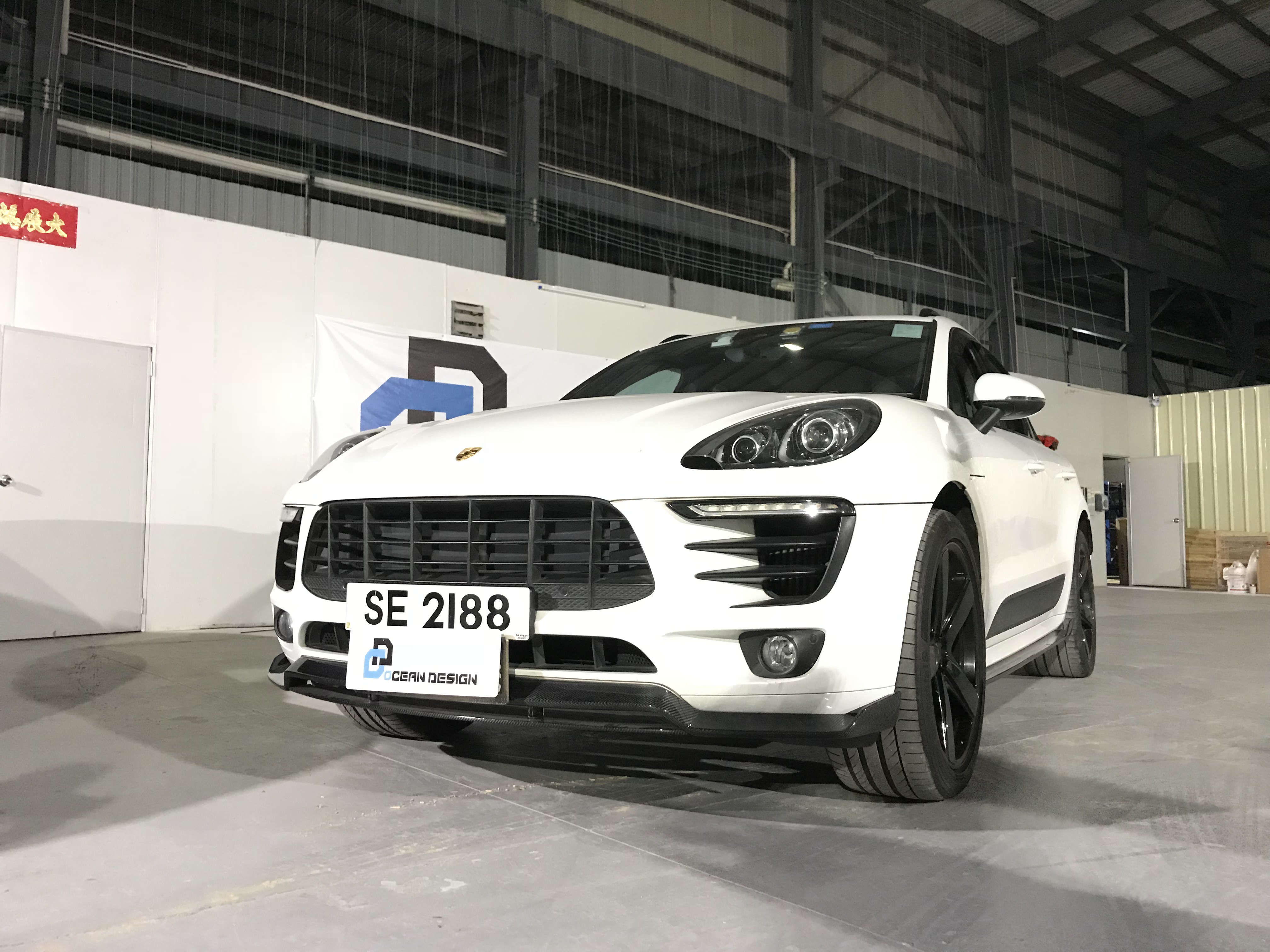 Porsche Macan Turbo ARTISAN Style Parts - styling view