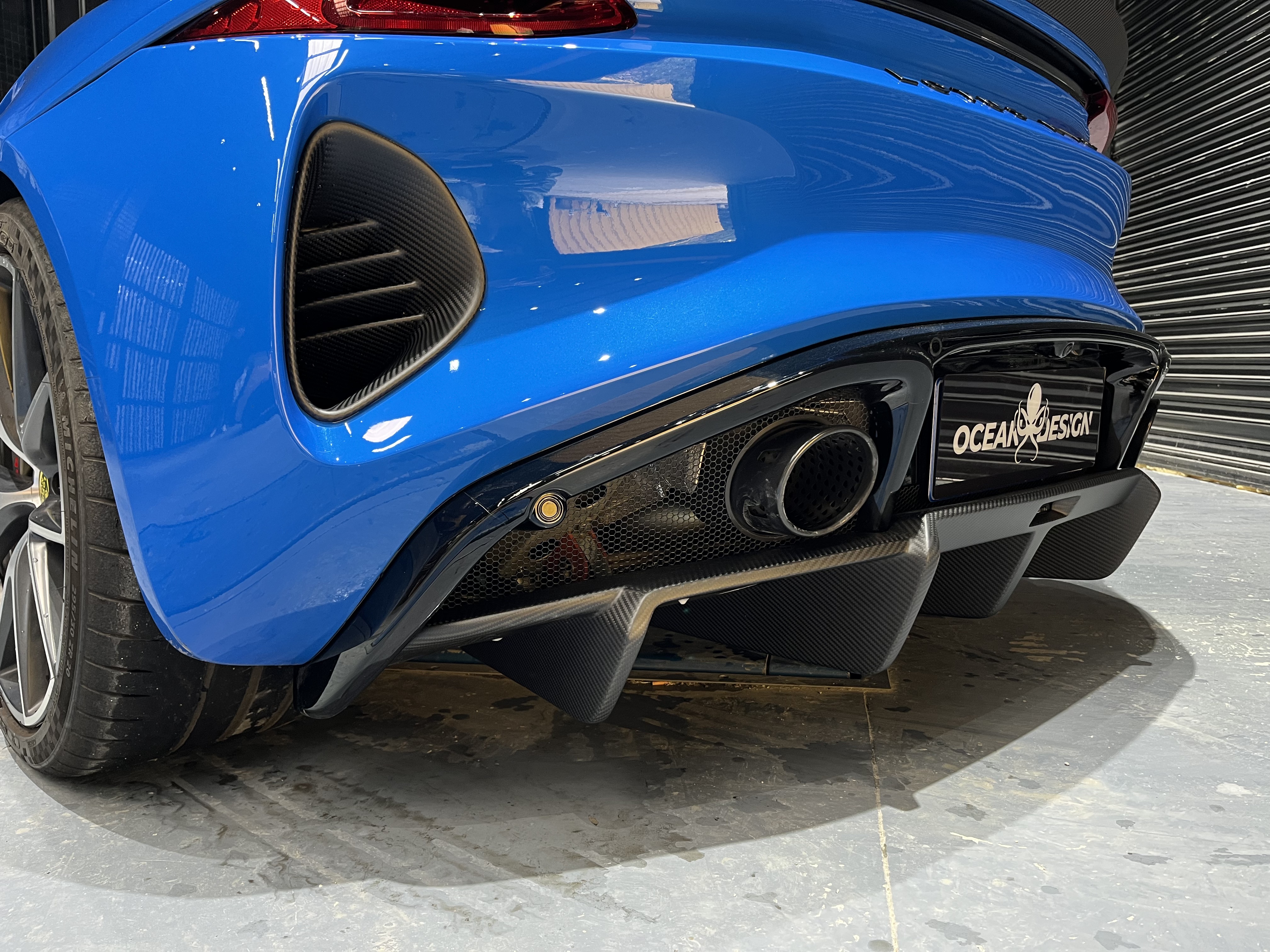 Lotus Emira Ocean Design Style Dry Carbon Parts - styling view