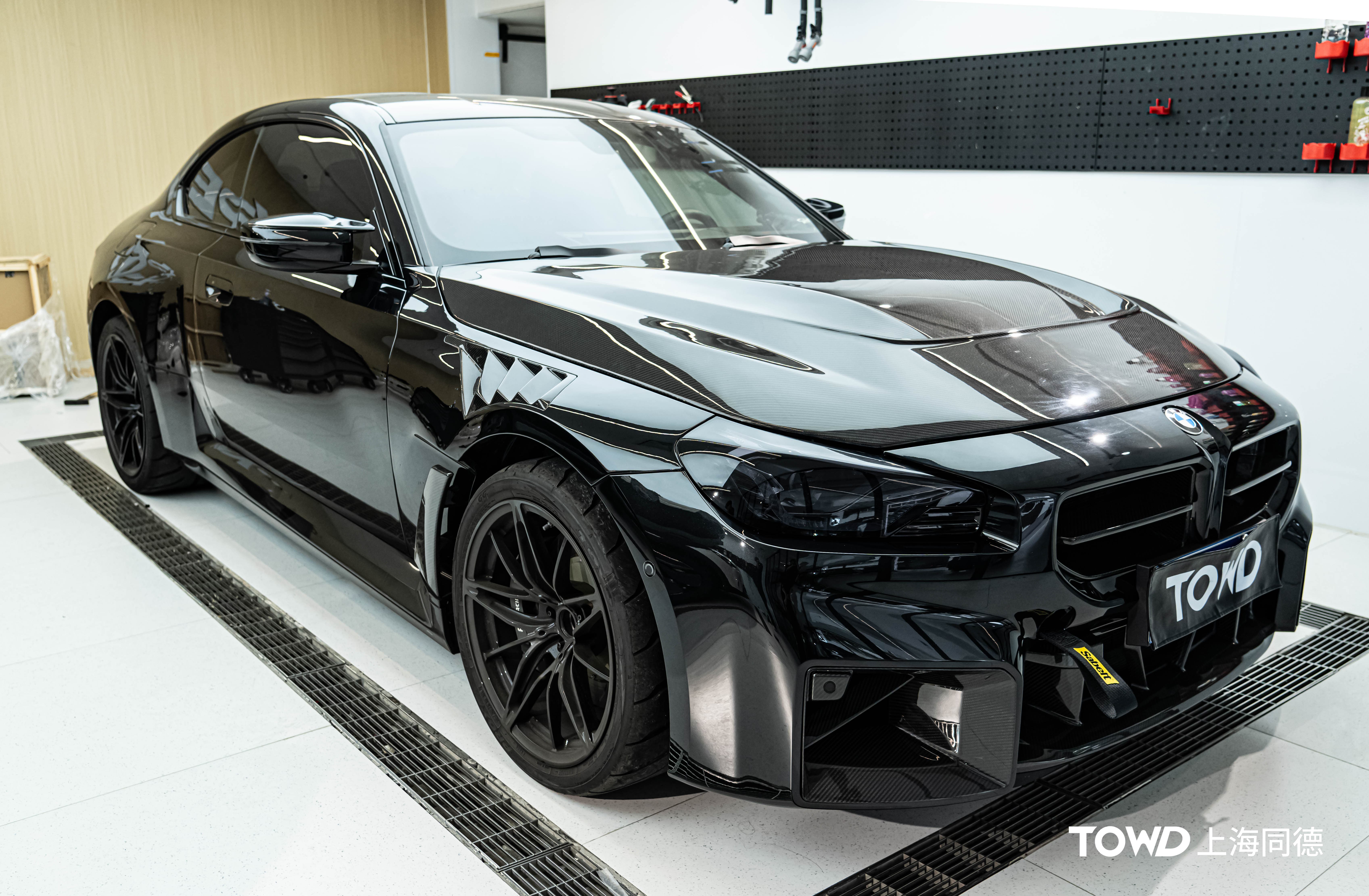 BMW G87 M2 AP Style Dry Carbon Parts - styling view