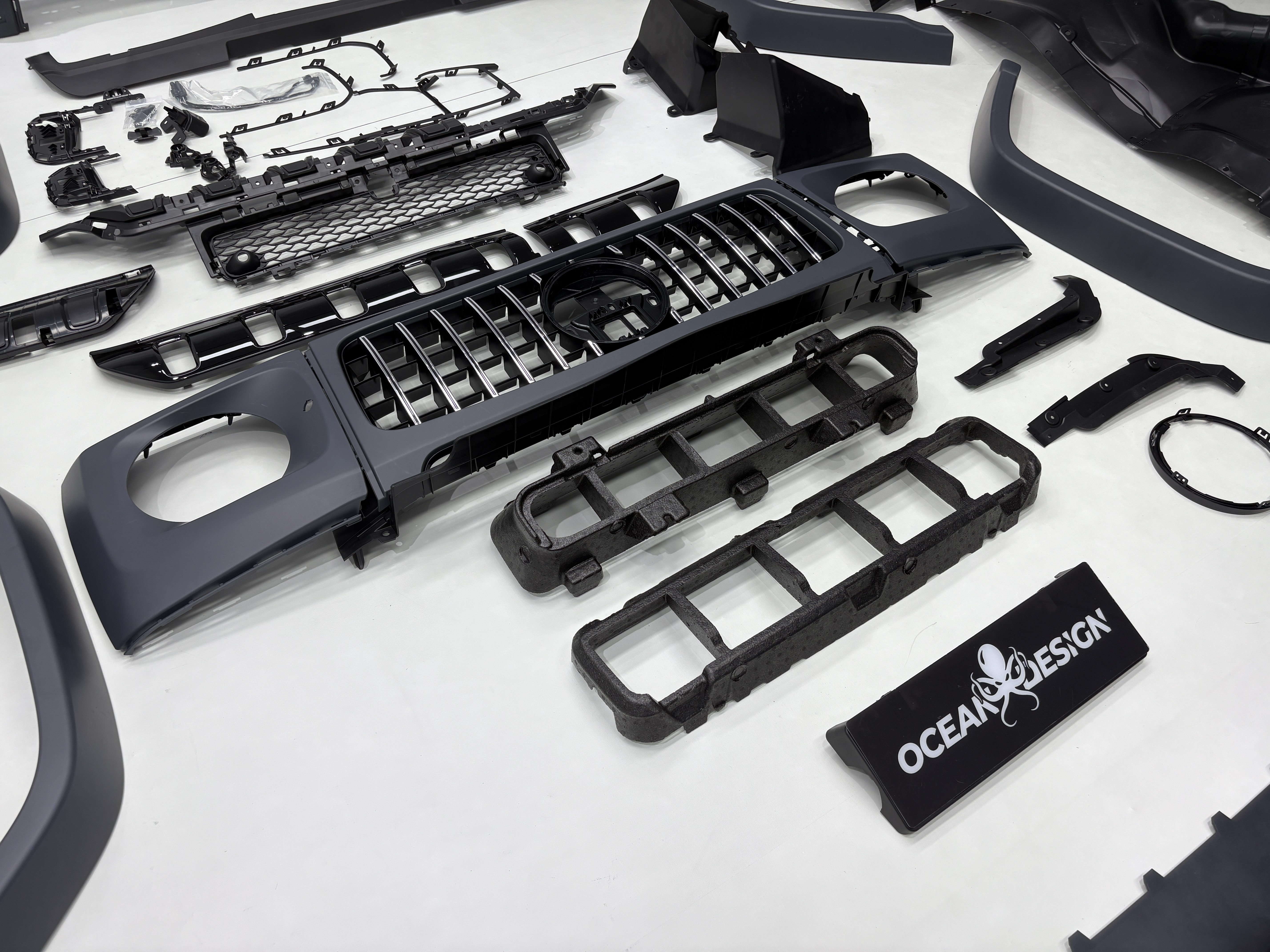 Mercedes-Benz W464/W465 G350/G500/G400 G63 AMG Style PP Conversion Kit - styling view