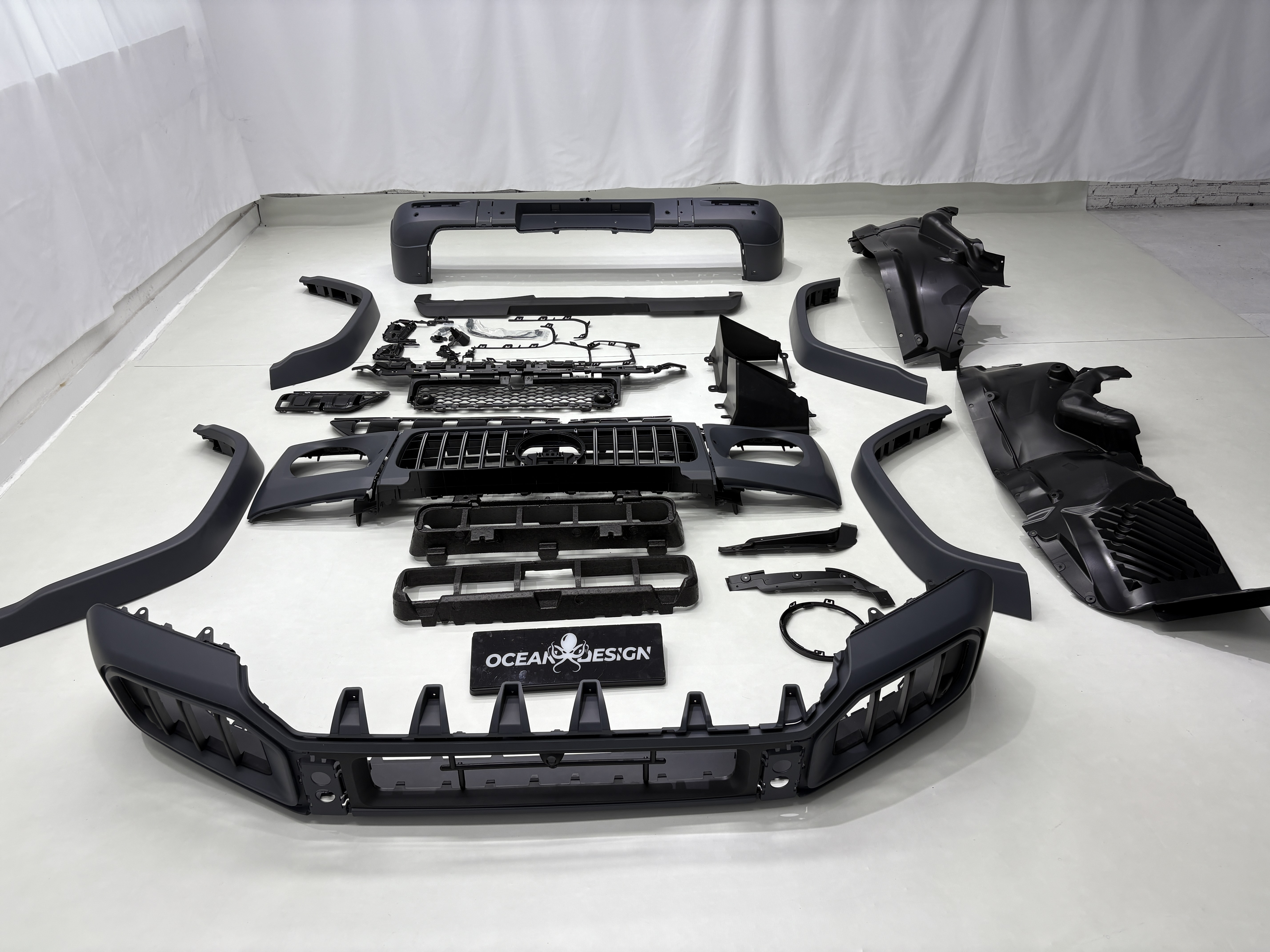 Mercedes-Benz W464/W465 G350/G500/G400 G63 AMG Style PP Conversion Kit - styling view