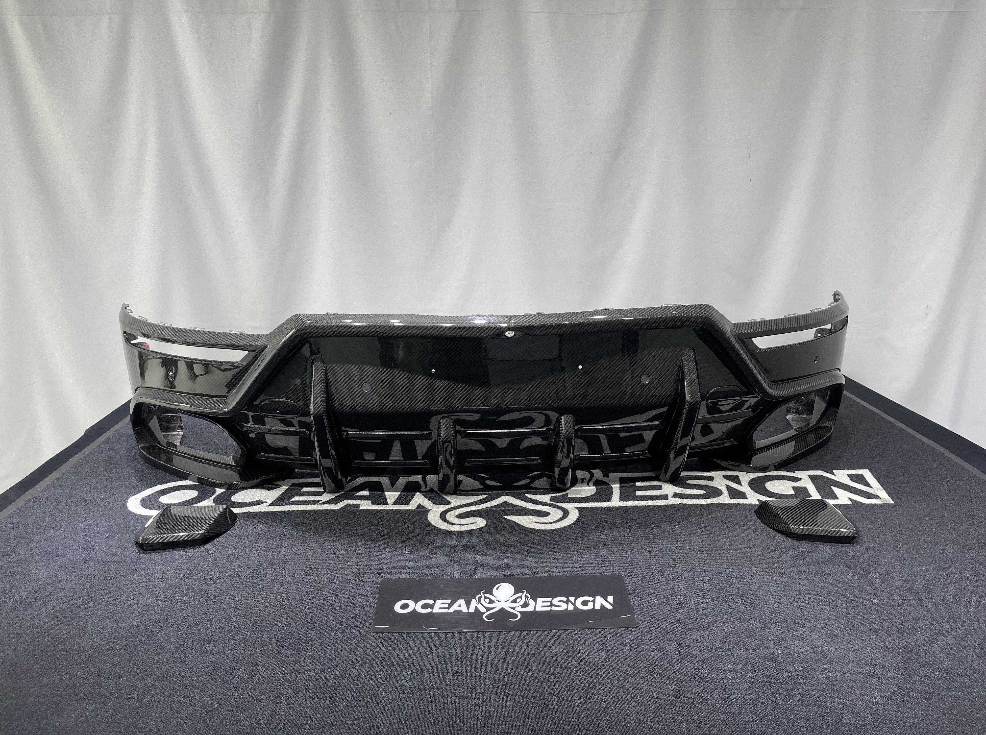 Lamborghini Urus SE U Style Parts - styling reference for Rear Lip